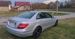 Mercedes c 180 cdi automatik u odličnom stanju-garancija-kartice
