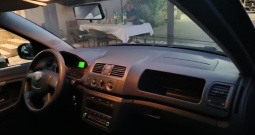 Škoda roomster 1. 2 benzin u odličnom stanju - kartice