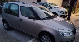 Škoda roomster 1. 2 benzin u odličnom stanju - kartice