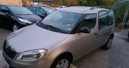 Škoda roomster 1. 2 benzin u odličnom stanju - kartice