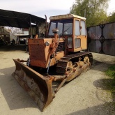 Buldožer tg 100, treba ga sastaviti, imam sve dijelove. Cijena je promjenjiva