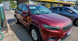 Prodajem benzinac V6, 4x4 Jeep Charokee u odlicnom stanju