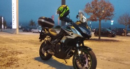 Kavasaki versus 650 2019g crni metalik ful givi oprema jos kao nov