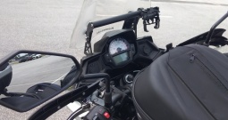 Kavasaki versus 650 2019g crni metalik ful givi oprema jos kao nov