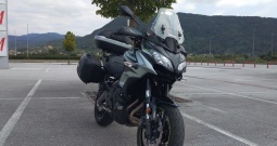 Kavasaki versus 650 2019g crni metalik ful givi oprema jos kao nov