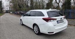 Toyota Auris 1.8 Hybrid