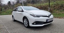 Toyota Auris 1.8 Hybrid