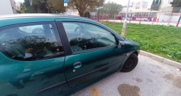 Peugeot 206 1.1 i klima servo itd 155000 bez hrđe prodajem