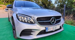 Mercedes C300e hibrid plug in benzinac 2021 g
