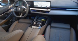 BMW 520i 208 KS Tiptronik M-Sportpaket -Head-Up, Kamera 360° - Novi model G60
