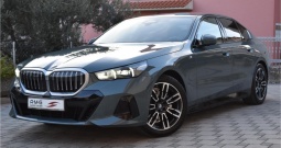 BMW 520i 208 KS Tiptronik M-Sportpaket -Head-Up, Kamera 360° - Novi model G60