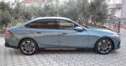 BMW 520i 208 KS Tiptronik M-Sportpaket -Head-Up, Kamera 360° - Novi model G60