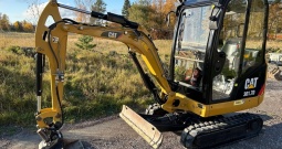 2013 Bager CAT 301.7D + transportna prikolica