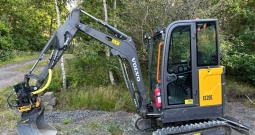 2020 Bager Volvo EC20E + transportna prikolica