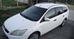 Ford Focus, ful oprema, kupljen u Hrvatskoj, servisna knjiga, prvi vlasnik