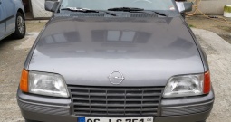 Opel Kadett 1.6i Cabrio 1989. god