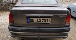 Opel Kadett 1.6i Cabrio 1989. god
