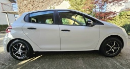 Peugeot 208 1.0 VTi Sport, mod.'14., servisna, kao nov, može na kartice!