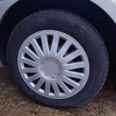 Hyundai accent 1. 4l 2009 nove gume veliki servis klima servo abs