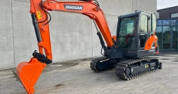 Doosan DX60-9 midi bager (2018) – 4.900 radnih sati