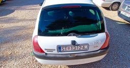 Renault garažiran reg bez hrđe prodaje se