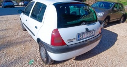 Renault garažiran reg bez hrđe prodaje se