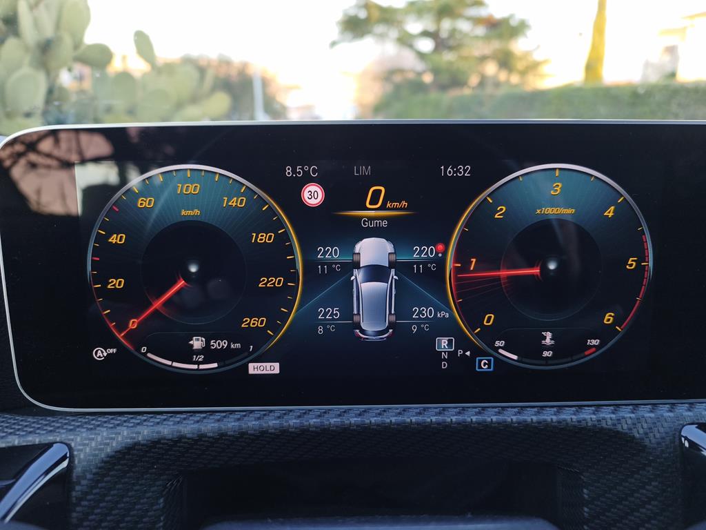 Mercedes-Benz A180d Sport