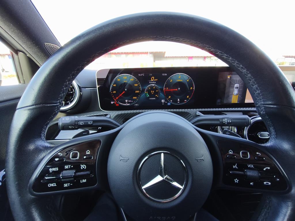 Mercedes-Benz A180d Sport