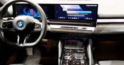 Ima sve ! BMW 550e M 489ks-4x4++Zaokretni zadnji kotaci-2025 proč opiis