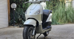 Piaggio Fly 50-2T, mod.'18., prekrasan, kao nov, reg. do 9/26.,može na kartice!
