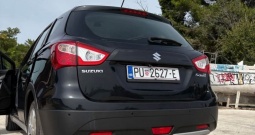 Suzuki Scross