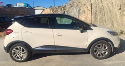 Renault Captur 1. 5 dci + 4 zimske gume , reg. 1/27
