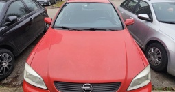 Opel Astru 1.4 iz 2008. godine, uredno održavanu i friško servisiranu.