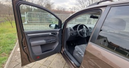 VW Touran 1.6 TDI MATCH | 185.712 km | Garažiran | 2 seta kotača