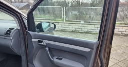 VW Touran 1.6 TDI MATCH | 185.712 km | Garažiran | 2 seta kotača