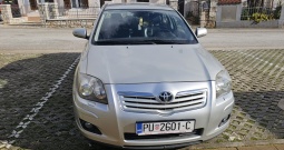Prodaje se Toyota Avensis 2.2 motor