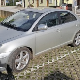 Prodaje se Toyota Avensis 2.2 motor