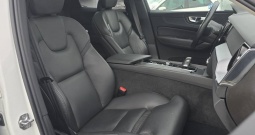 VOLVO XC60 2.0D Mom Pro AT8 AWD