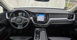 VOLVO XC60 2.0D Mom Pro AT8 AWD