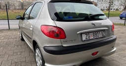 Peugeot 206, 1.4 benzin, 1. Vlasnik, samo 88ooo kilometara, automatska klima