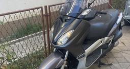 Prodajem skuter xmax250
