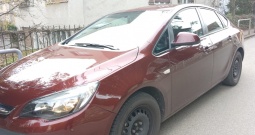 Prodaje se Opel Astra notchback (sedan)