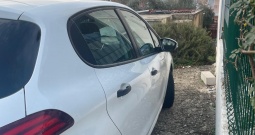Prodajem Peugeot 208 u odličnom stanju.