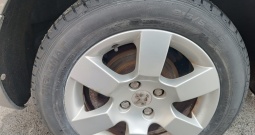 Peugeot 5008 1. 6 hdi u super stanju sa samo 170000 km-kartice