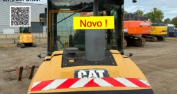 Caterpillar 906H (2015) – Kompaktni kotačni utovarivač 0,9 m³ | 4459 radnih sati