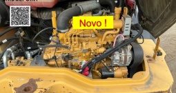 Caterpillar 906H (2015) – Kompaktni kotačni utovarivač 0,9 m³ | 4459 radnih sati