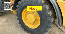 Caterpillar 906H (2015) – Kompaktni kotačni utovarivač 0,9 m³ | 4459 radnih sati