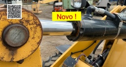 Caterpillar 906H (2015) – Kompaktni kotačni utovarivač 0,9 m³ | 4459 radnih sati