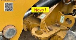 Caterpillar 906H (2015) – Kompaktni kotačni utovarivač 0,9 m³ | 4459 radnih sati