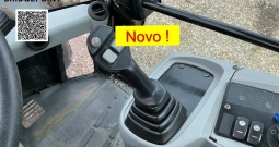 Caterpillar 906H (2015) – Kompaktni kotačni utovarivač 0,9 m³ | 4459 radnih sati